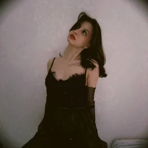 LouiseChavezquiet moments, loud heart 🤍图片