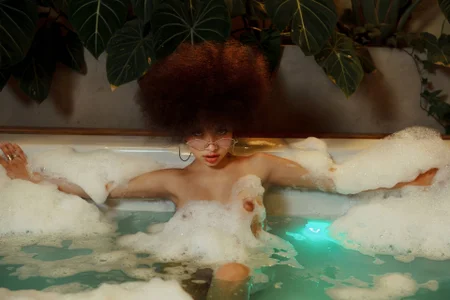 sofia_kay Jacuzzi Pic 4