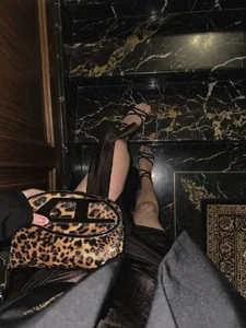 essyle Business woman Pic 4