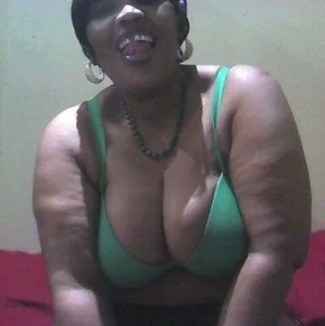 SexxyBoob New Look Pic 3