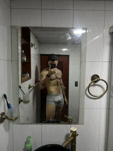 Benjii_Carter1 BIG MUSCLES Pic 3