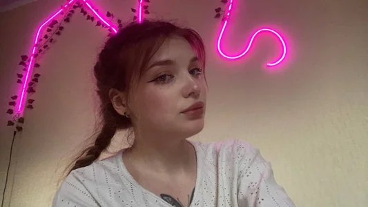 _Lily_Moon_ >>> >.< <<< Pic