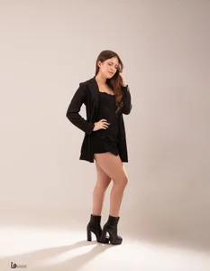 SageStoneのYour perfect goddess, in a photo shootの 2枚の写真
