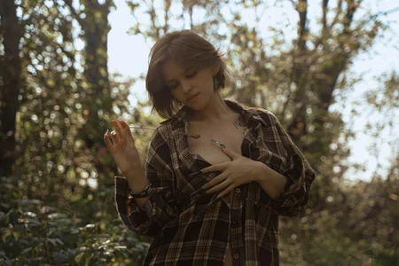 AdalynGlowsのin the woodの 4枚の写真