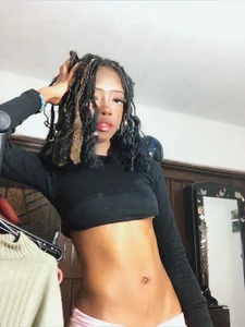 VaiolettMoonUwU My beautiful waist Pic