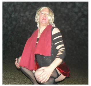 Owned cunt de simone_xdressing  5 photos