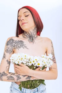 Meganreed_ FLOWERS & ROMANCE 🌼 Pic 6