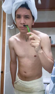 aaronthomas_ fun in the bathroom Pic 2