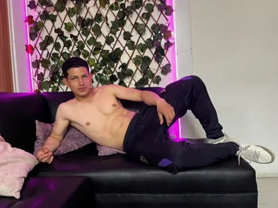 Tony_Zackk Public Pic 7