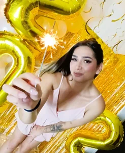 ISABELLASSMITHHAPPY NEW YEAR 2025 ✨💋图片 2