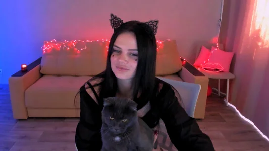 Lora_Secret The cat's mother Pic