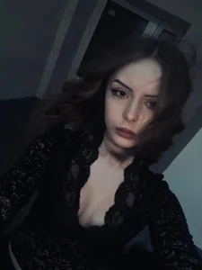 DelcieLipari Vampire vibe Bilde