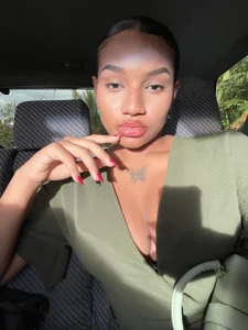 suzzyho Public Immagine  5