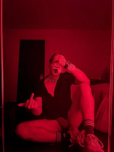 AlecBanne: See you in the red room 😈🔥 ( 6 фото)