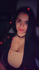 juliahayessxx in my car Pic 4