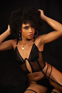 Nahomi_King May sensuality flow in you Hình 4