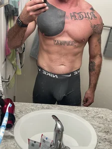 Mikejjone Public  3টি ছবি