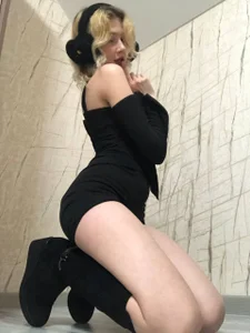 jenny_bunny_ Fave goth outfit Pic 6