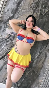 Messy_Karol_のYOUR FAVORITE GIRL 🥰の 3枚の写真