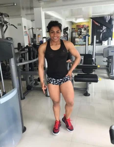 TylerScott_1 ME BEFORE TO MAKE MY TRANSITION OF GENDER! ENJOY ME LIKE A GIRL LOL Foto 3