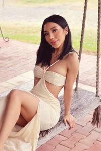 IsabellaLux_ 💕 Sweet Escape☀️☀️ Pic 2