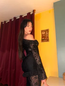 Carlita_cute Lady টি ছবি