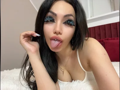 LisaRaee That sexy tongue Poză 7