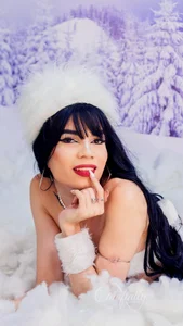 LadyLuminary The Christmas spirit turns me on...do you too? 😈🎄  3. fénykép