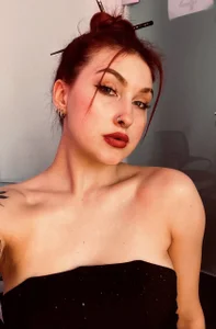 Magnetic_Mia_ Public Pic 4