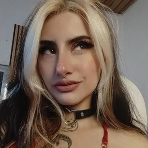 aliceinflames: Public ( 5 фото)