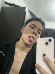 alanblack1 Kiss Pic 2