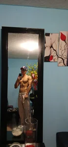 RYAN_PITTS Public  6টি ছবি