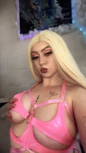 🫶🏼 de KarmaValentina  2 Imagens