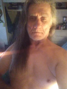 augustmikes XXX nøgenfoto 1