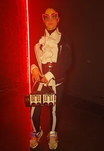 Mona_daAbout me 2图片