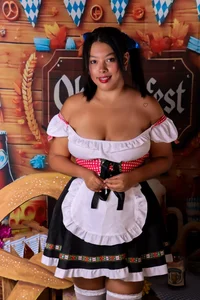 sh_malala Let's celebrate Oktoberfest together 🔥🍻 Pic 5