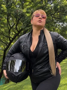lindsay_taylorjoy: I'm a rude girl 🏍️ ( 3 фото)