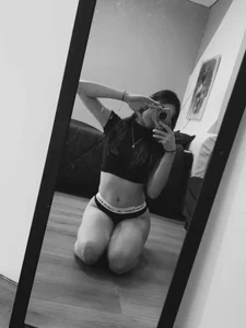 JenFoxx Black & White 🖤🤍 slika 2
