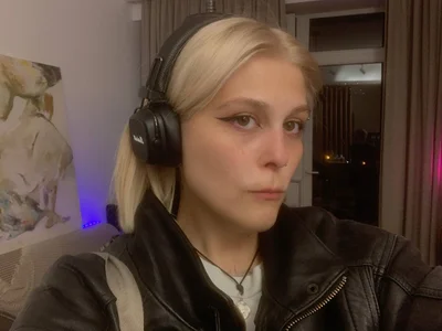 Ella_Bloom Public Poză 3