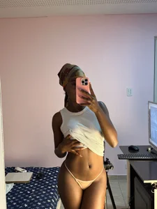 AranaBlake Public Bilde 2