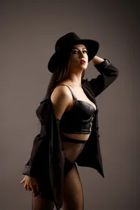 OliviaSirena: Goddess Body ( 3 фото)