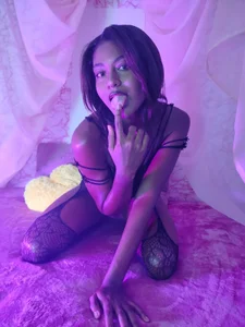 Emilia__Cam Public Pic 2