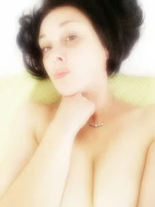 HotyEmily: Public ( фото)