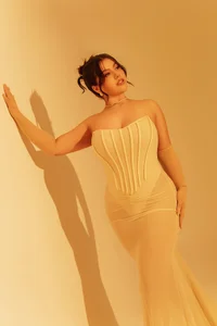 CandaseRussell The elegance of desire in its most intimate form Gambar 2