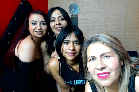 lesbiancuple's photo