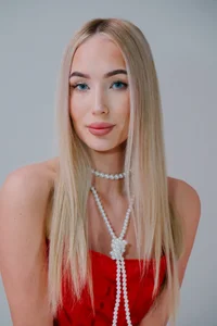 Do you think red suits me? <3 de MaryDavies  7 photos