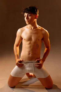 Dani_rivassのwhite🤍の 2枚の写真