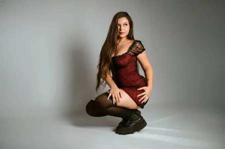 VioletMuller seductive and captivating 💎 - {count, plural, one {תמונה אחת} two {שתי תמונות} many {# תמונות} other {# תמונות}}