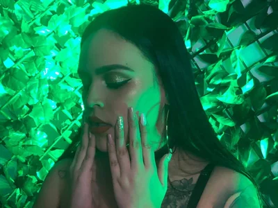 Carlaguzman_ Cute face 🥰 Immagine  3