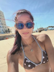 Samantha__cooper ENJOYING THE BEACH รูป  3